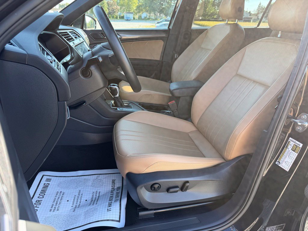 Used 2024 Volkswagen Tiguan SE FWD image 3