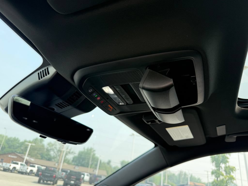 New 2026 GMC Acadia AT4 w/ Luxury Package AWD/4WD image 15