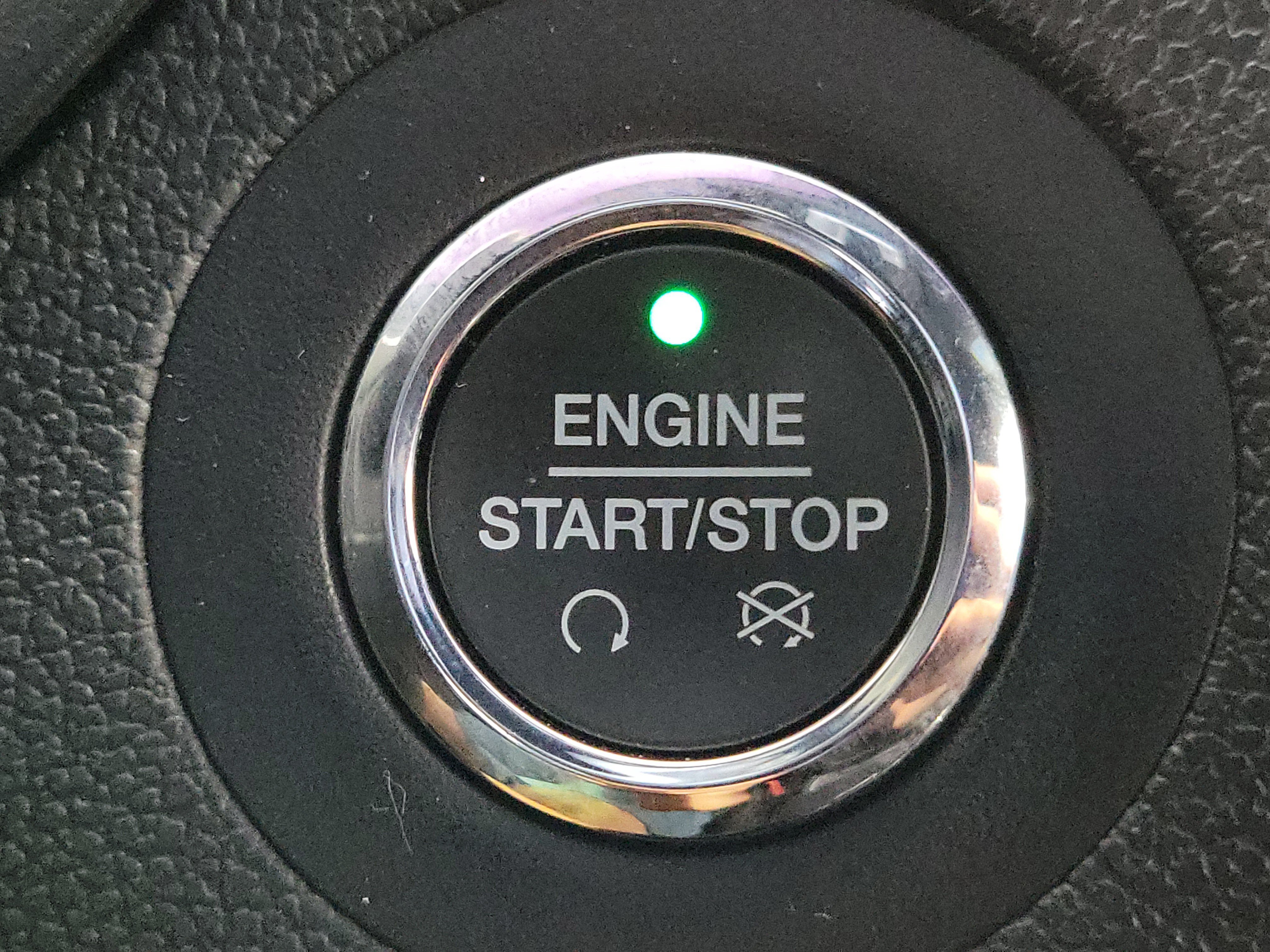 Used 2019 Ford Explorer XLT w/ Equipment Group 202A FWD image 23