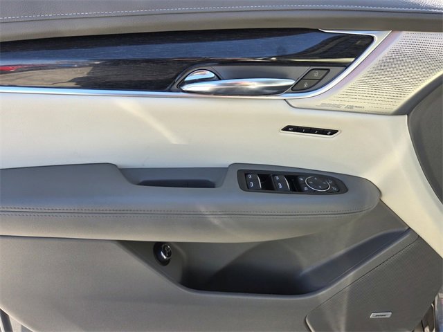 Used 2020 Cadillac XT6 Premium Luxury image 23