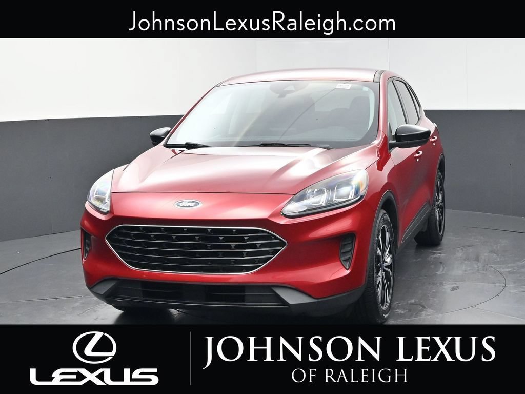 Used 2021 Ford Escape SE w/ SE Sport Appearance Package FWD image 5