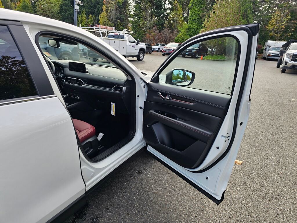 New 2025 MAZDA CX-5 Carbon Edition image 29