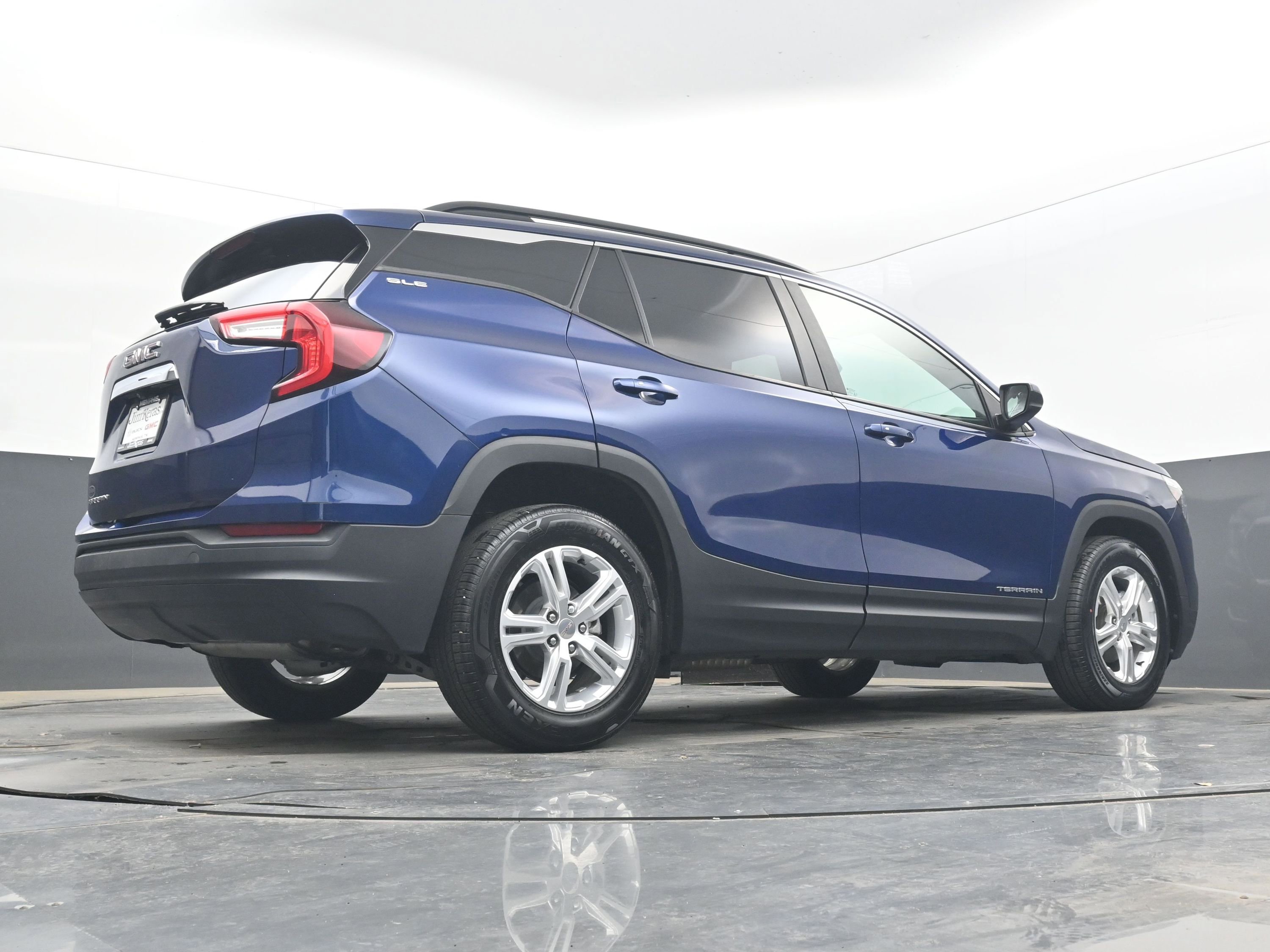Certified 2022 GMC Terrain SLE w/ Driver Convenience Package FWD image 29