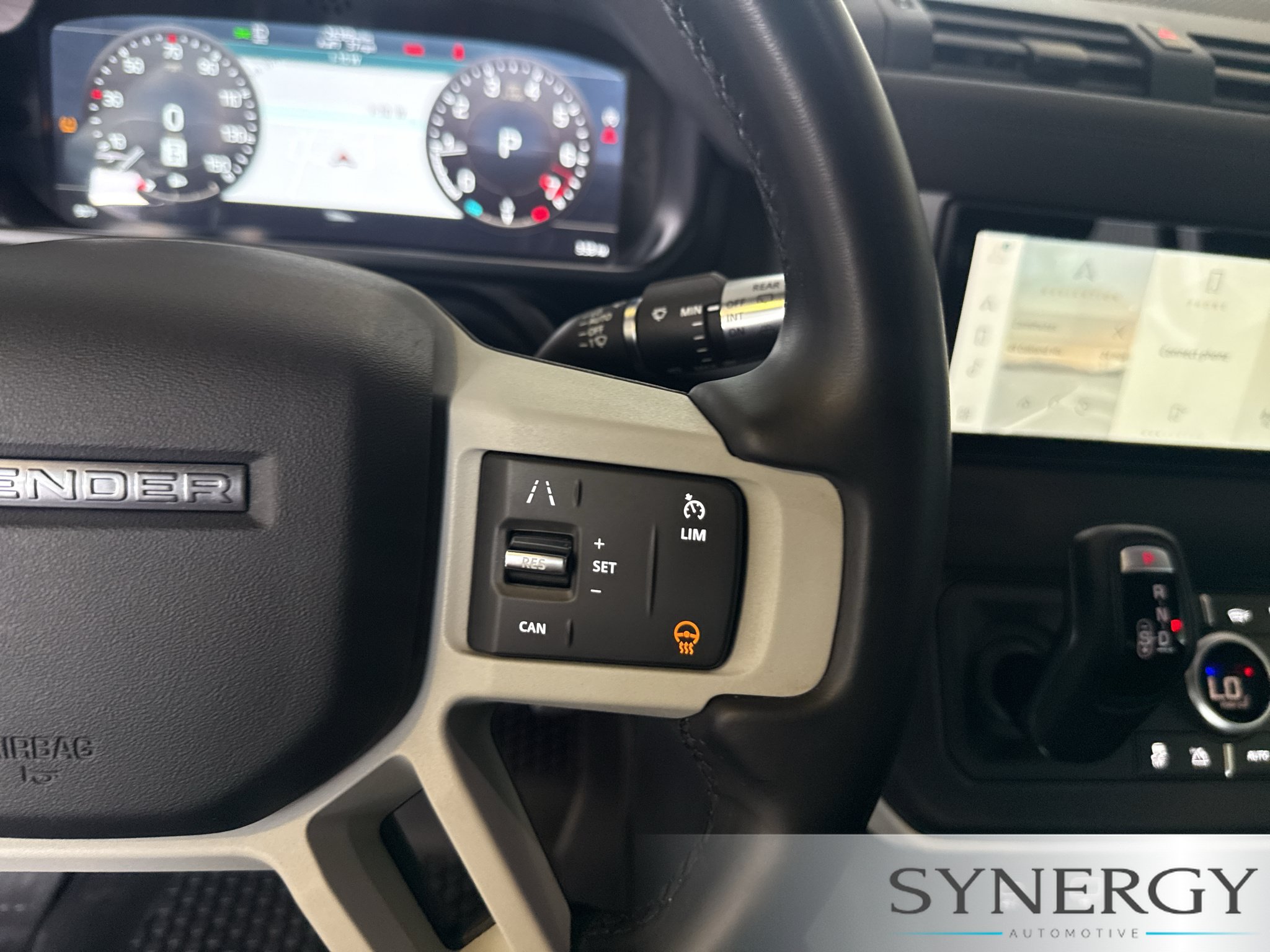 Used 2022 Land Rover Defender 110 X-Dynamic SE AWD/4WD image 19