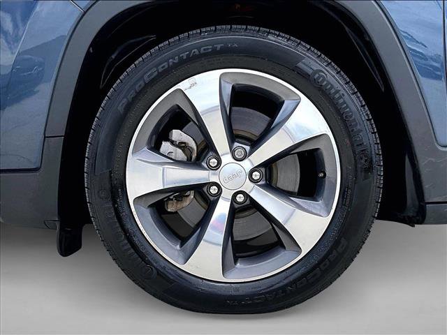 Used 2019 Jeep Cherokee Limited FWD image 10