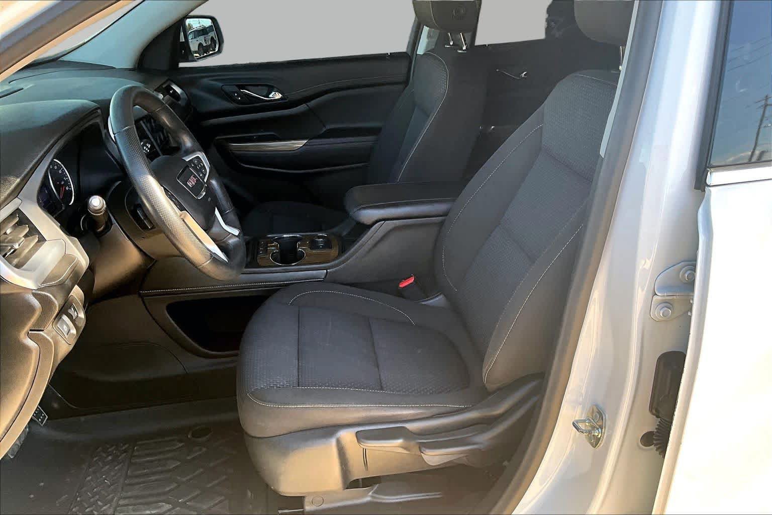Used 2022 GMC Acadia SLE FWD image 10