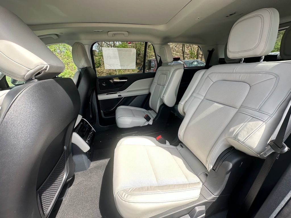 New 2026 Lincoln Aviator Reserve w/ Illumination Package AWD/4WD image 19