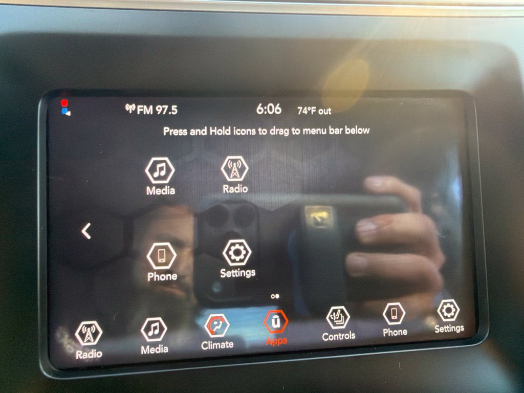 Used 2019 Jeep Cherokee Latitude w/ Cold Weather Group AWD/4WD image 26