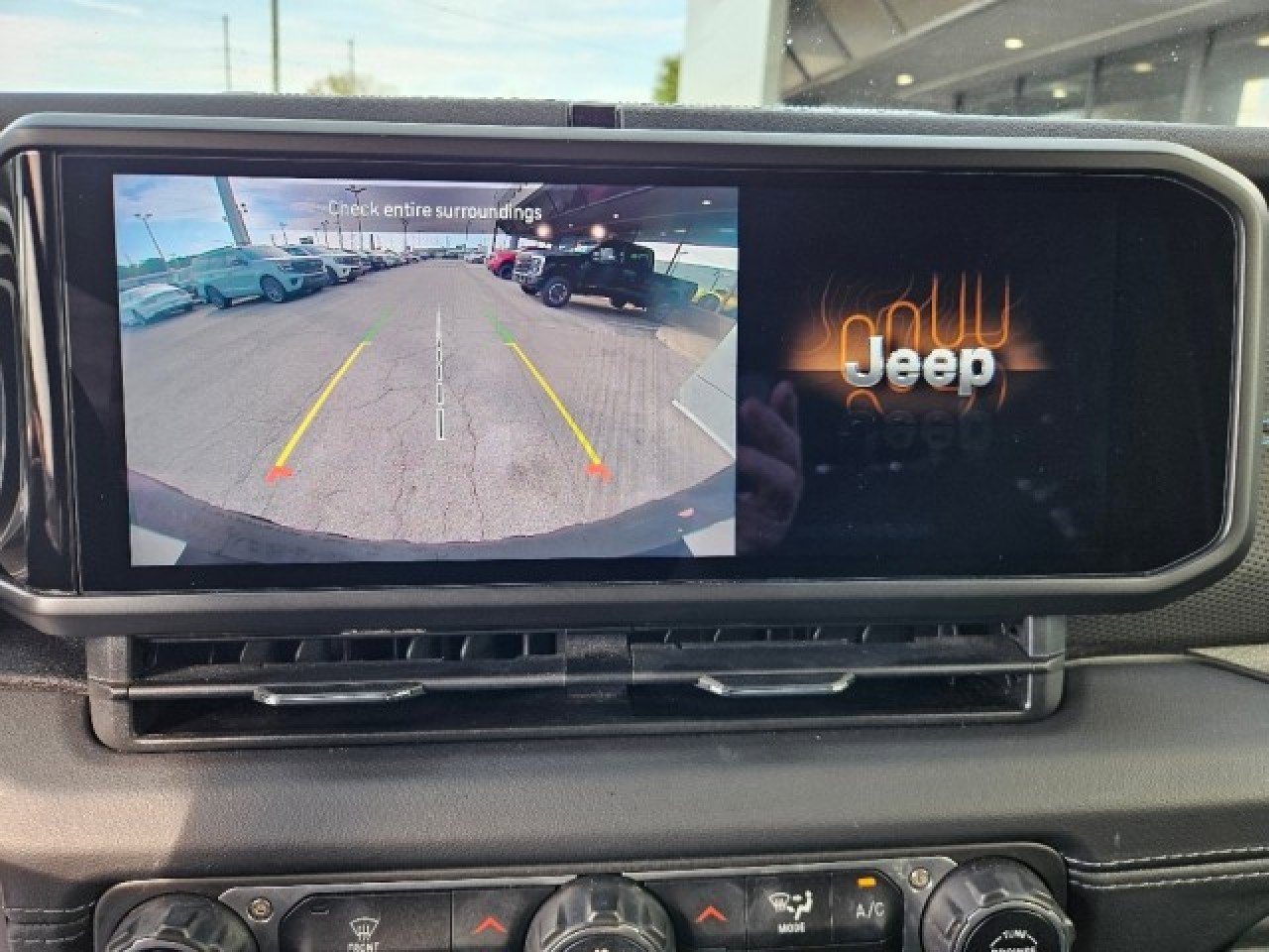 Used 2024 Jeep Wrangler Unlimited Rubicon 4xe image 29