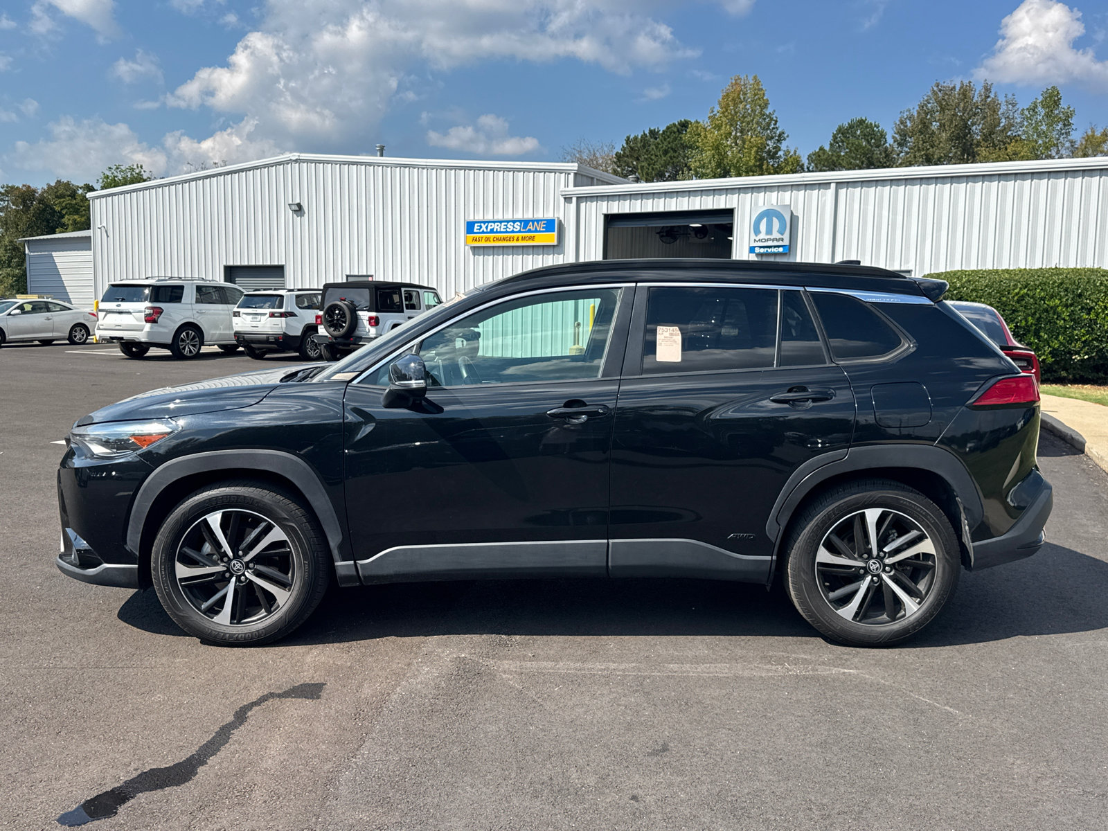 Used 2024 Toyota Corolla Cross AWD Hybrid image 8