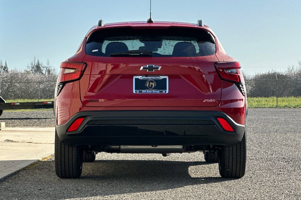 New 2026 Chevrolet Trax RS w/ Sunroof Package FWD image 5