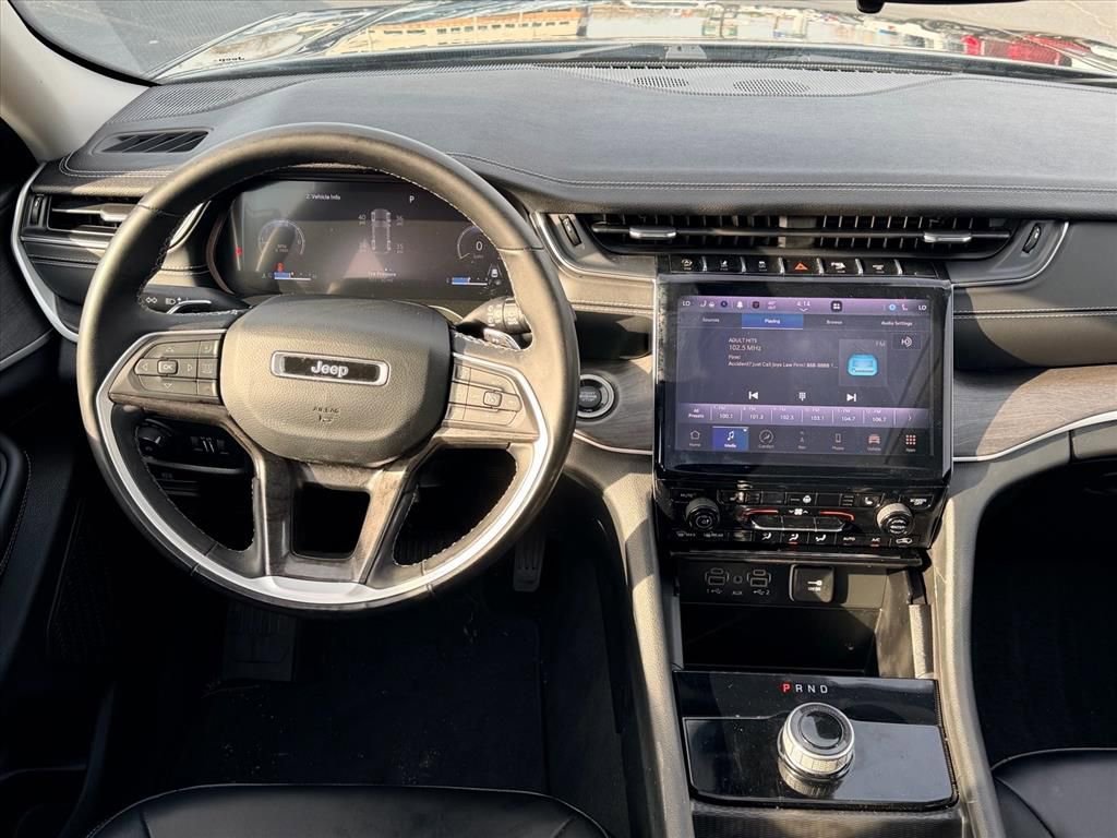 Used 2023 Jeep Grand Cherokee Limited image 12