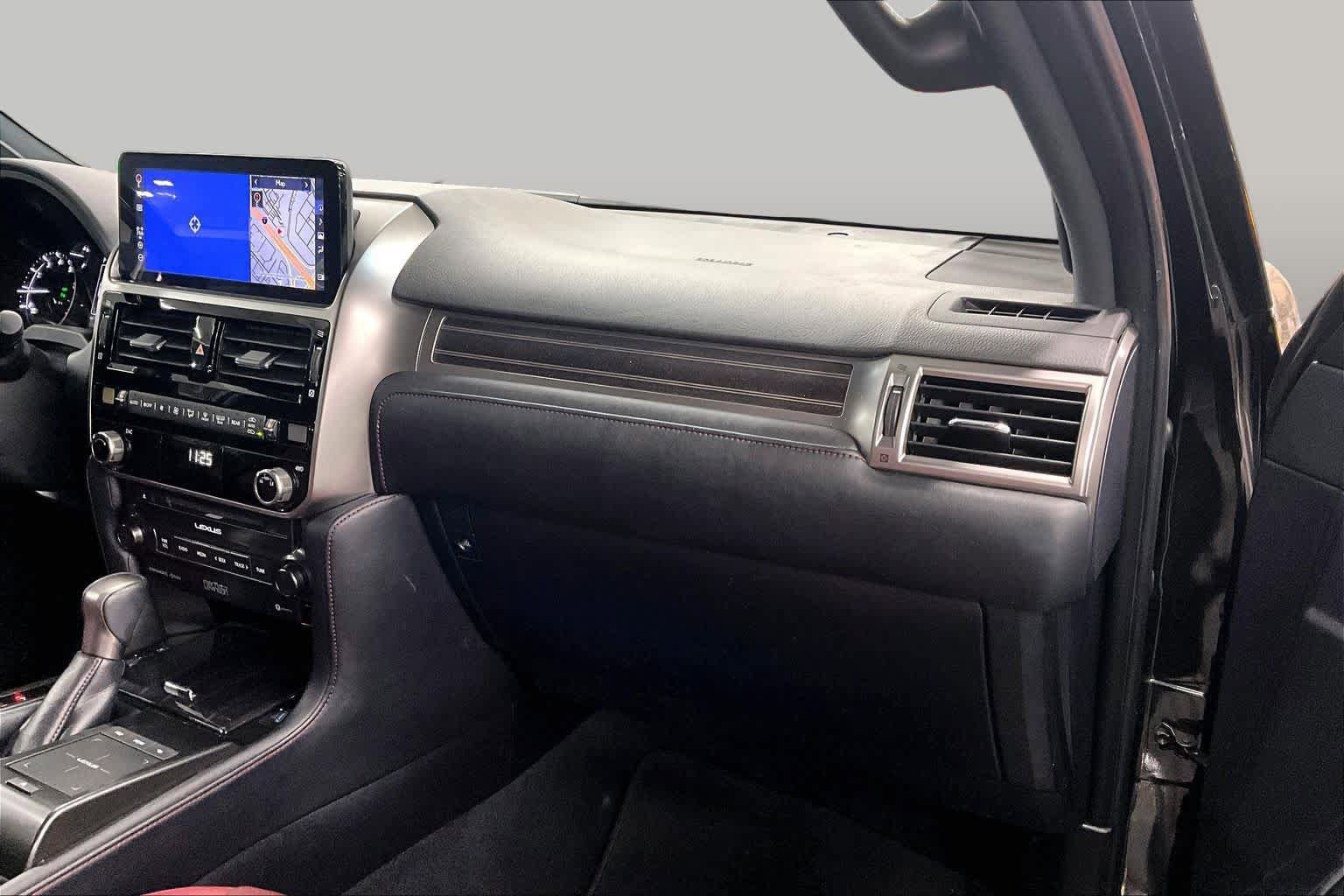 Used 2022 Lexus GX 460 Premium w/ Accessory Package AWD/4WD image 19