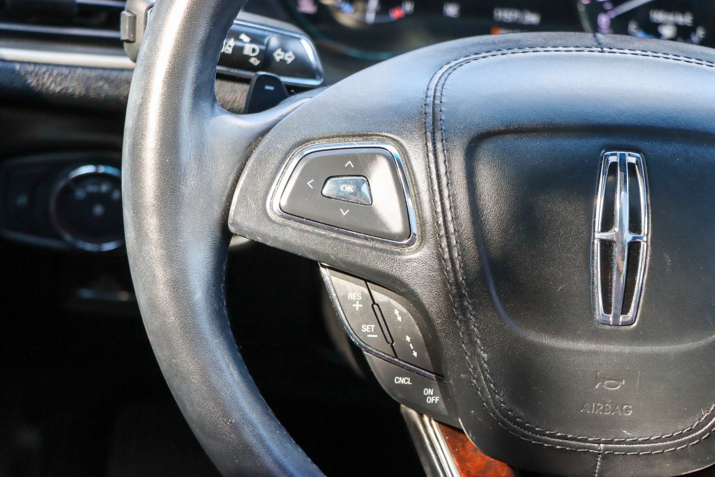 Used 2019 Lincoln MKZ Reserve w/ Luxury Package FWD image 28
