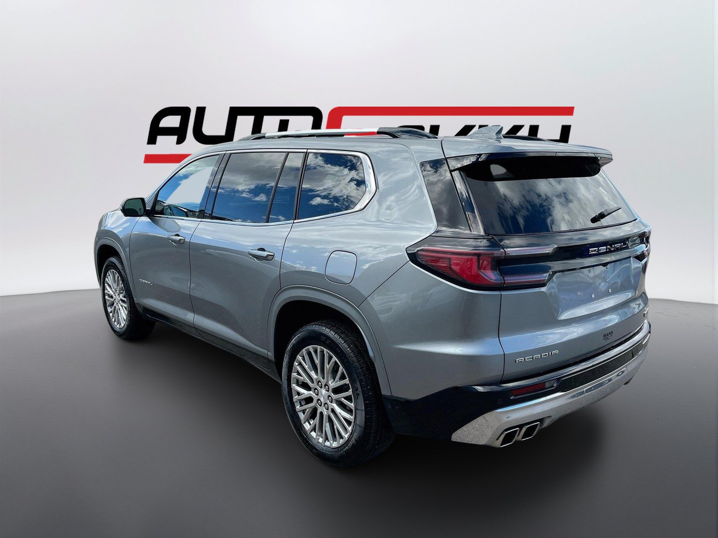 Used 2024 GMC Acadia Denali FWD image 5