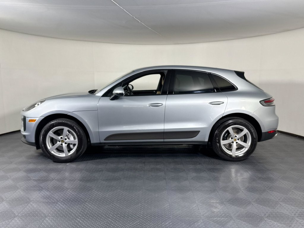 Certified 2021 Porsche Macan AWD/4WD image 2
