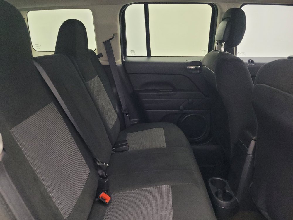 Used 2017 Jeep Patriot Sport FWD image 19
