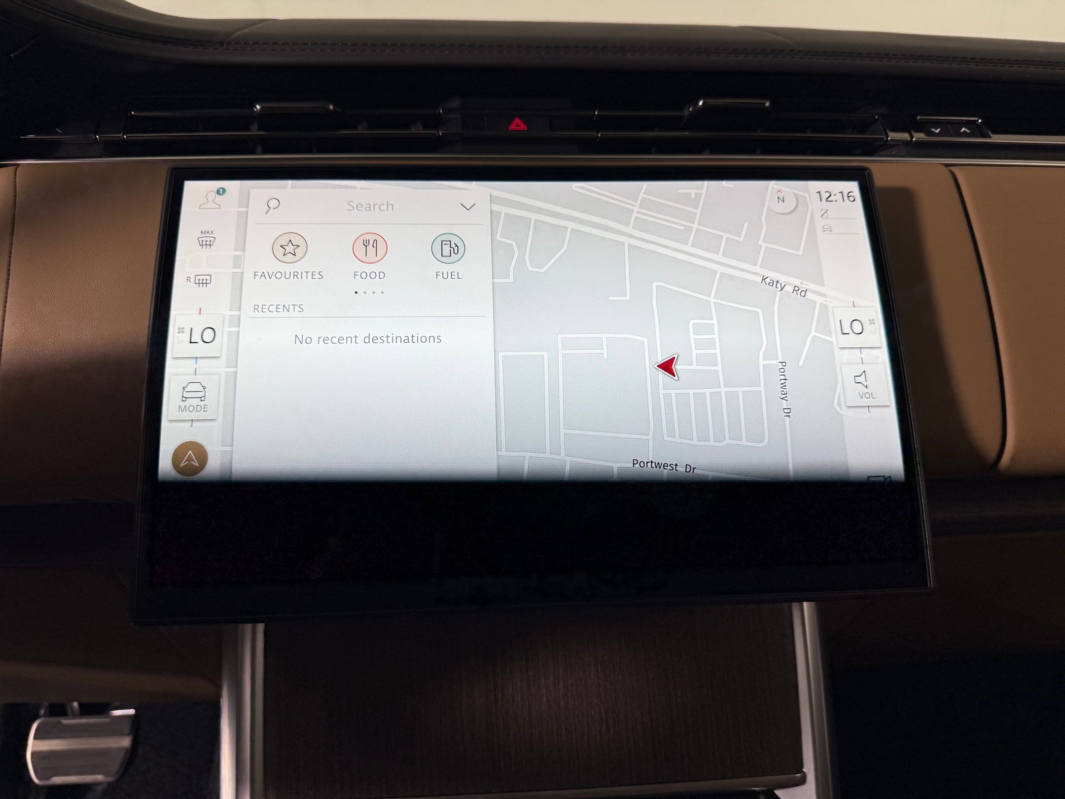 New 2026 Land Rover Range Rover Long Wheelbase SE image 24
