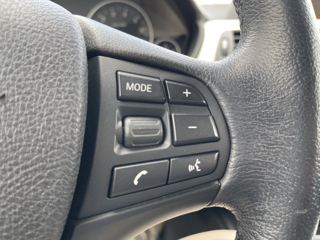 Used 2016 BMW 320i Sedan image 21