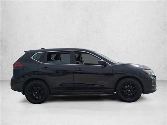 Used 2018 Nissan Rogue S image 4