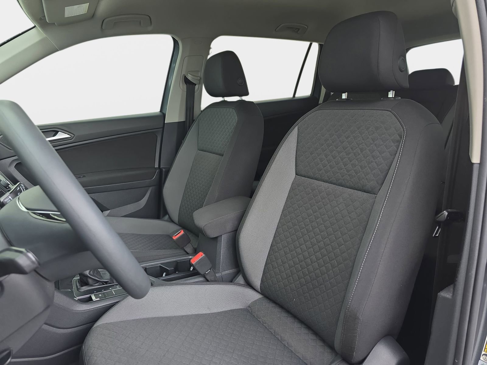 Used 2020 Volkswagen Tiguan S image 17