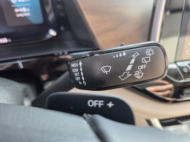 Used 2024 Volkswagen Atlas SE w/ Panoramic Sunroof Package FWD image 31