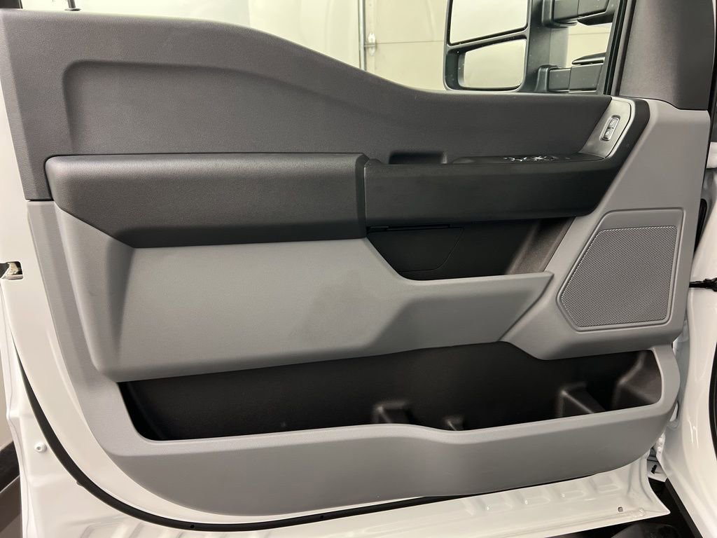 New 2026 Ford F350 XL w/ XL Chrome Package AWD/4WD image 25