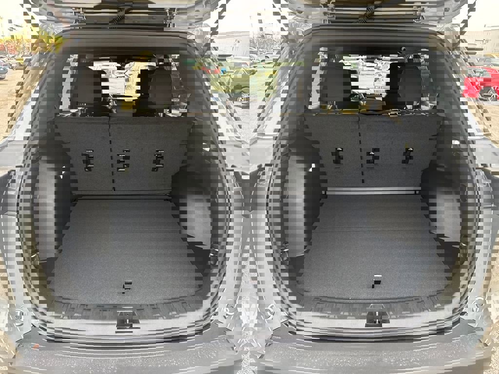 New 2026 Chevrolet Equinox LT w/ Safety and Technology Package image 6