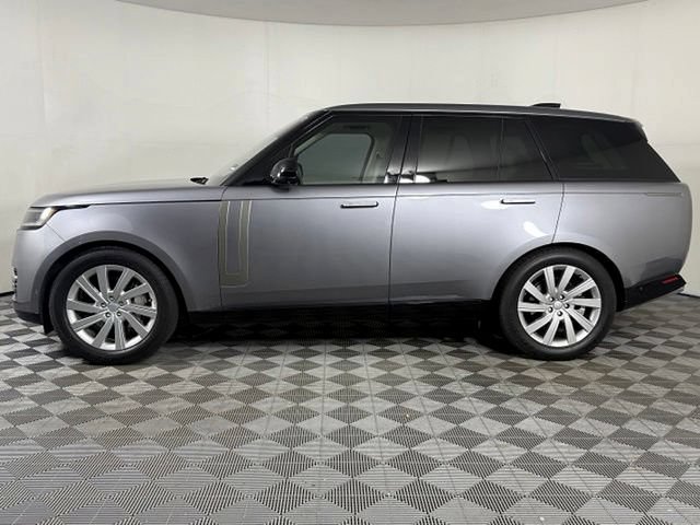 Used 2023 Land Rover Range Rover SE AWD/4WD image 3