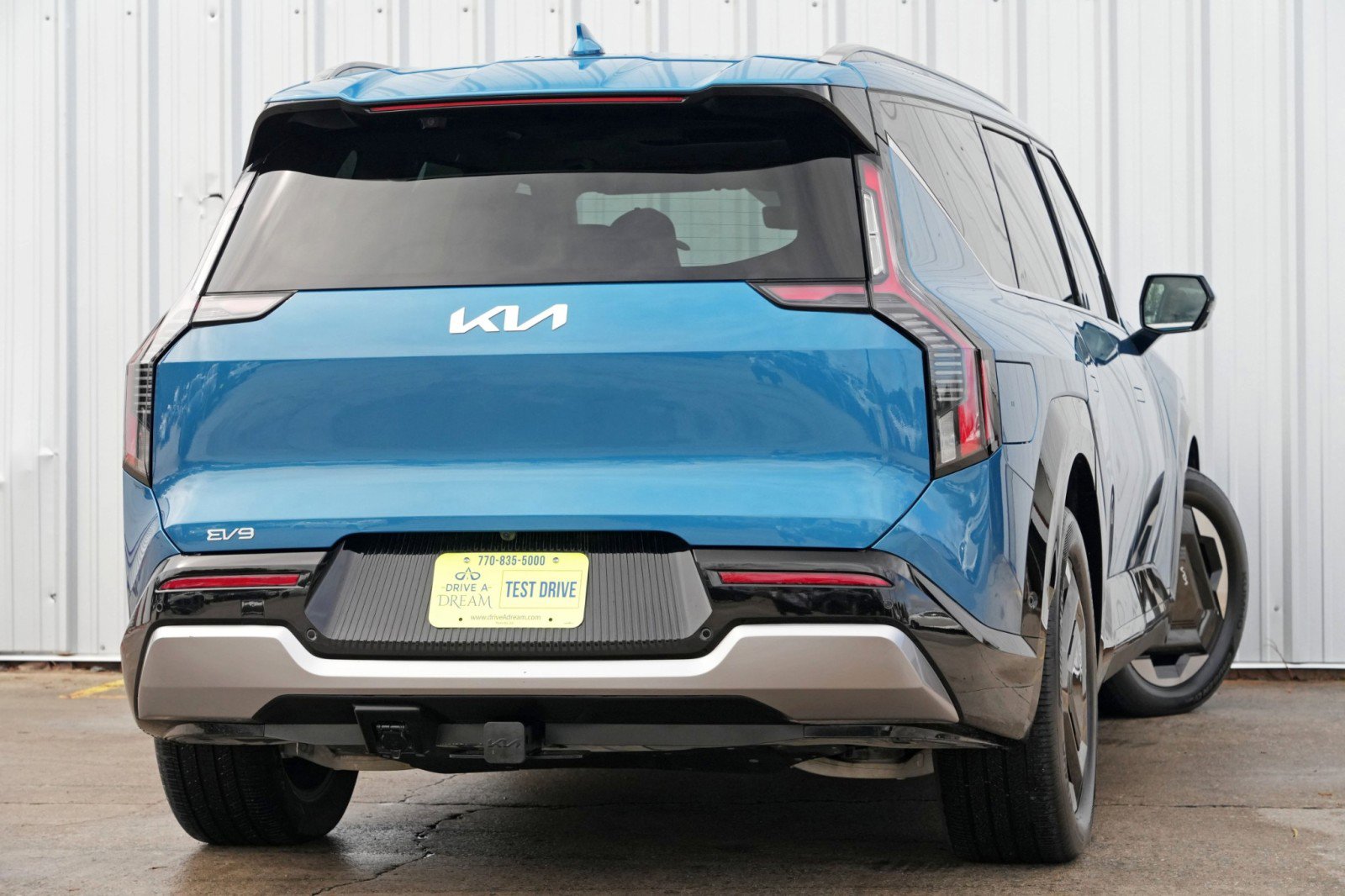 Used 2024 Kia EV9 Land image 5