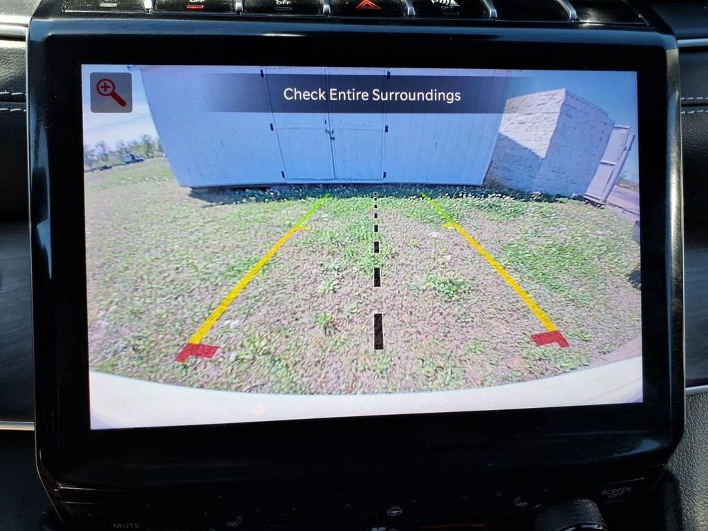 Used 2023 Jeep Grand Cherokee Limited image 28