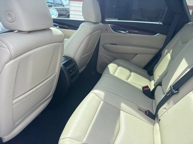 Used 2017 Cadillac XT5 Luxury w/ Driver Awareness Package FWD image 14