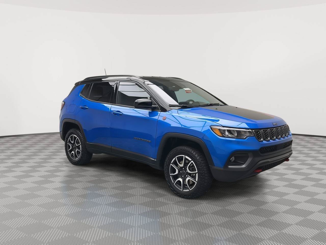 Used 2025 Jeep Compass Trailhawk AWD/4WD image 28