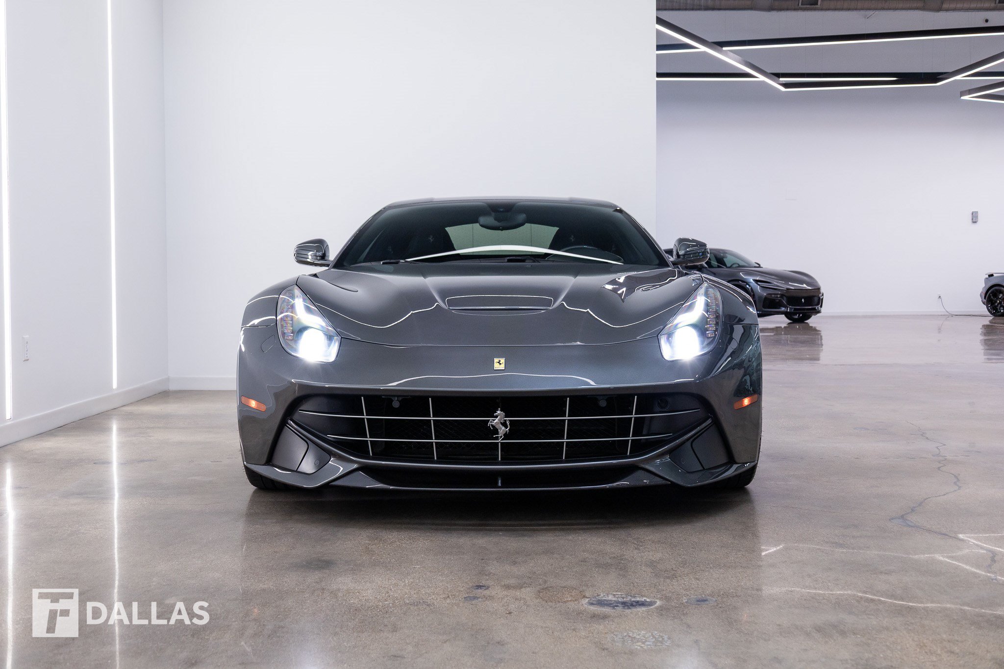 Used 2015 Ferrari F12 Berlinetta RWD image 25