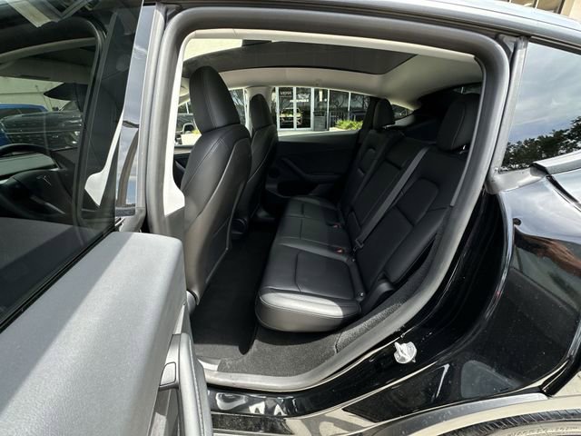Used 2024 Tesla Model Y Long Range RWD image 29