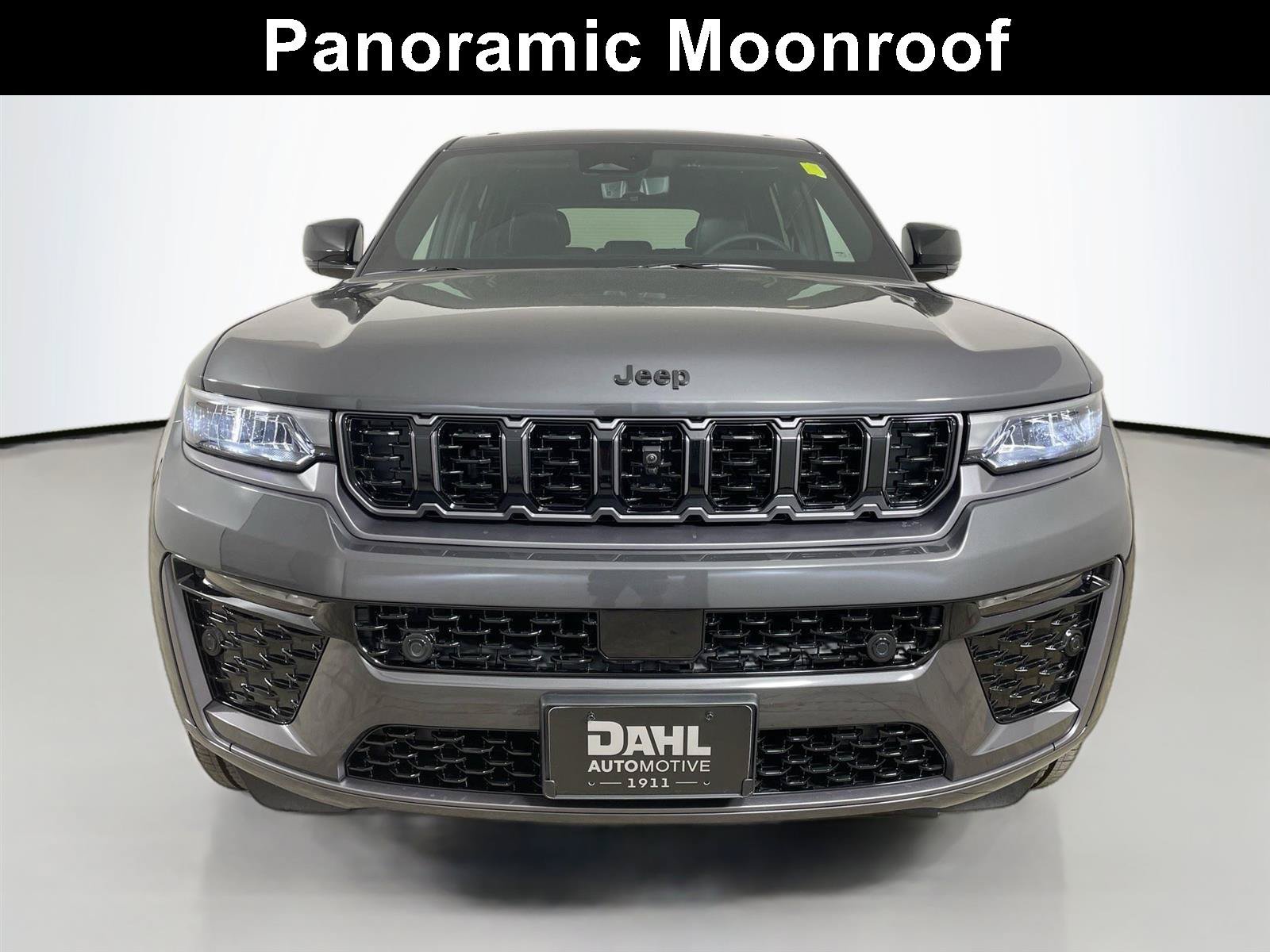 Used 2026 Jeep Grand Cherokee Limited AWD/4WD image 3