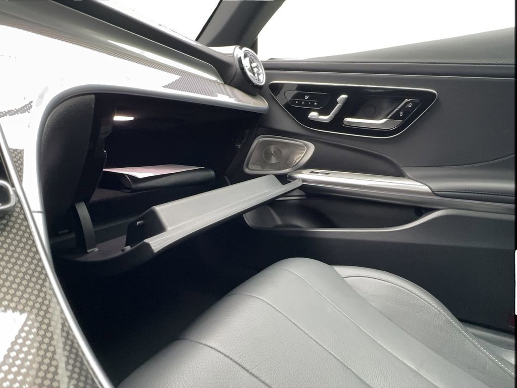 Used 2025 Mercedes-Benz CLE 300 4MATIC Coupe image 38