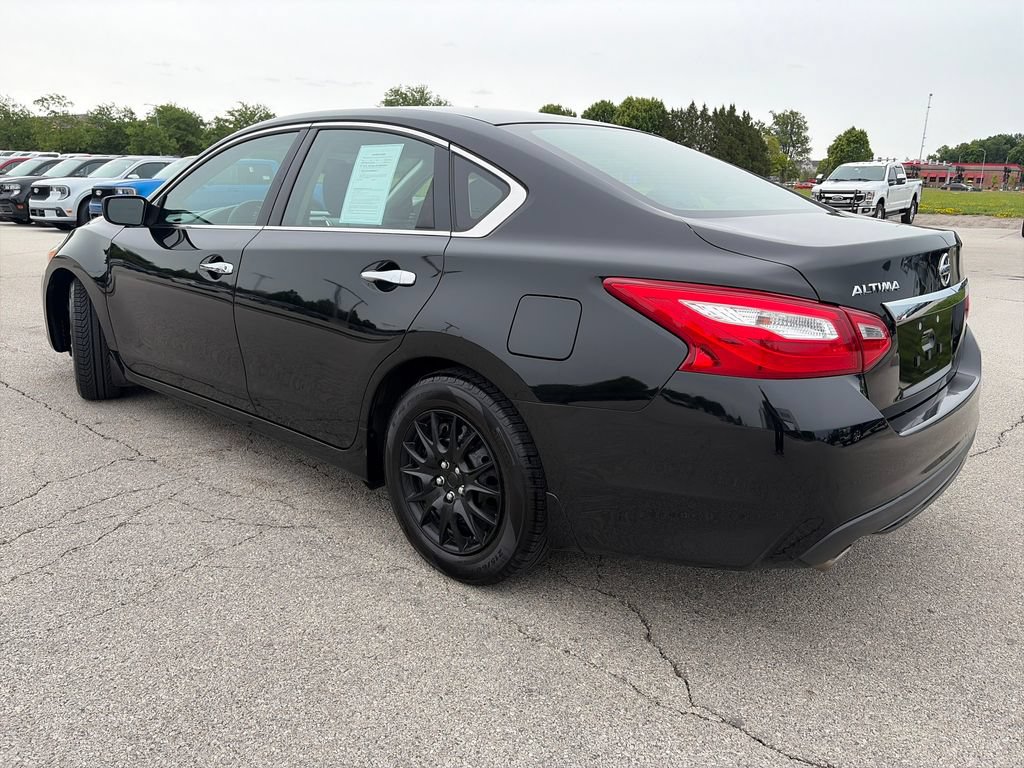 Used 2016 Nissan Altima 2.5 S w/ Power Driver Seat Package FWD image 5
