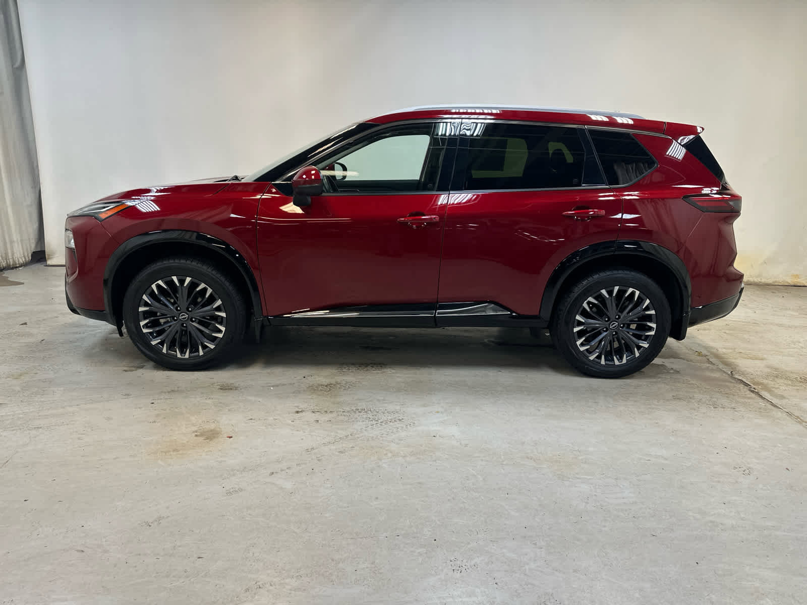 Certified 2024 Nissan Rogue Platinum AWD/4WD image 9