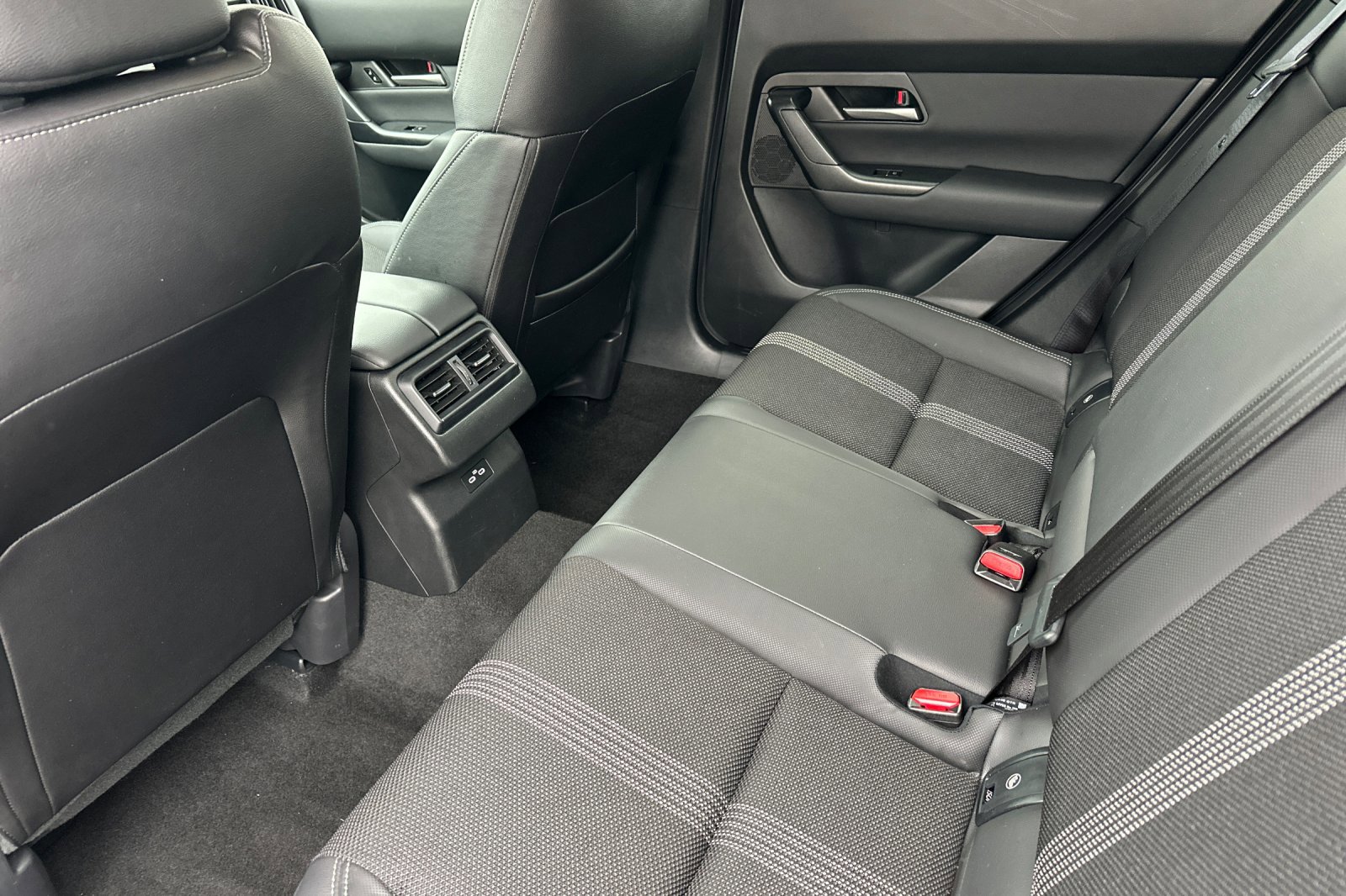 Used 2025 MAZDA CX-50 AWD 2.5 S w/ Preferred Package image 12