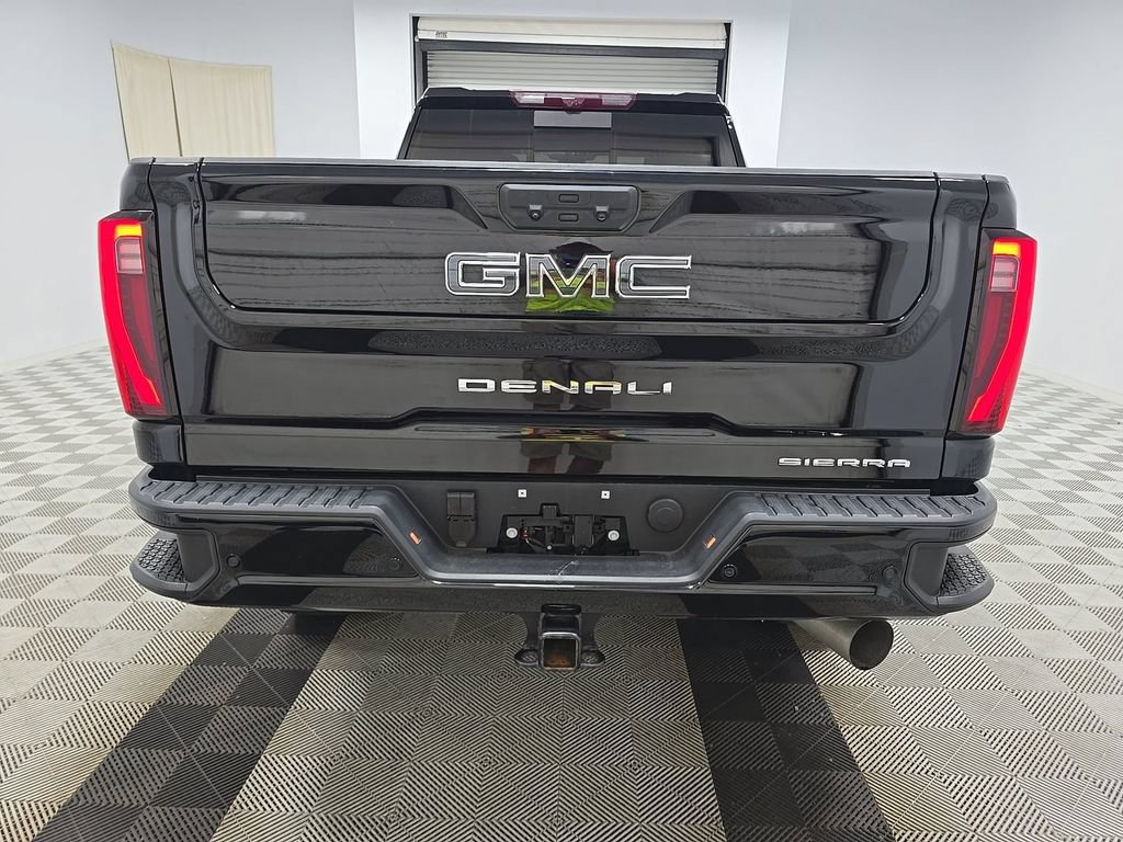 Used 2024 GMC Sierra 3500 Denali Ultimate AWD/4WD image 5