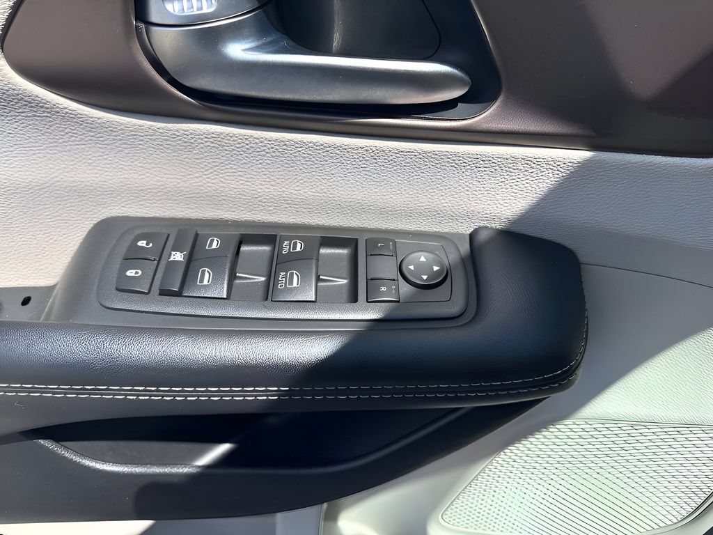 Used 2023 Chrysler Voyager LX FWD image 29