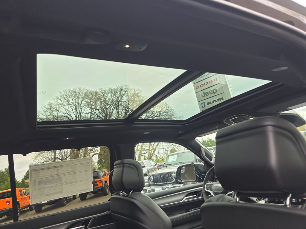 New 2026 Jeep Grand Wagoneer L Limited AWD/4WD image 25