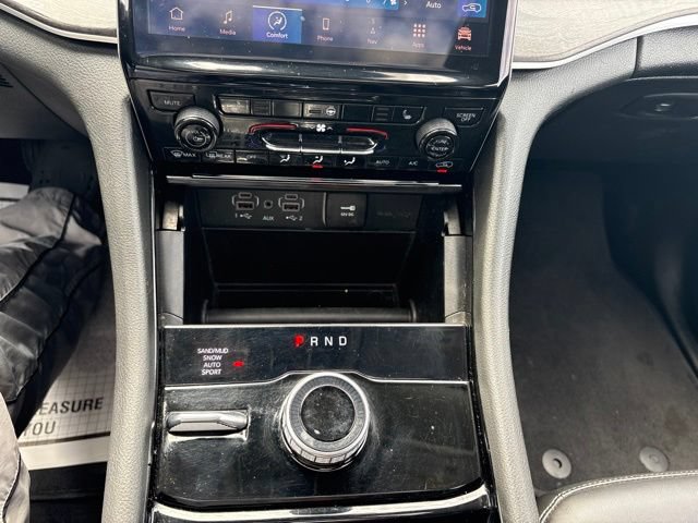 Used 2023 Jeep Grand Cherokee L Limited AWD/4WD image 17