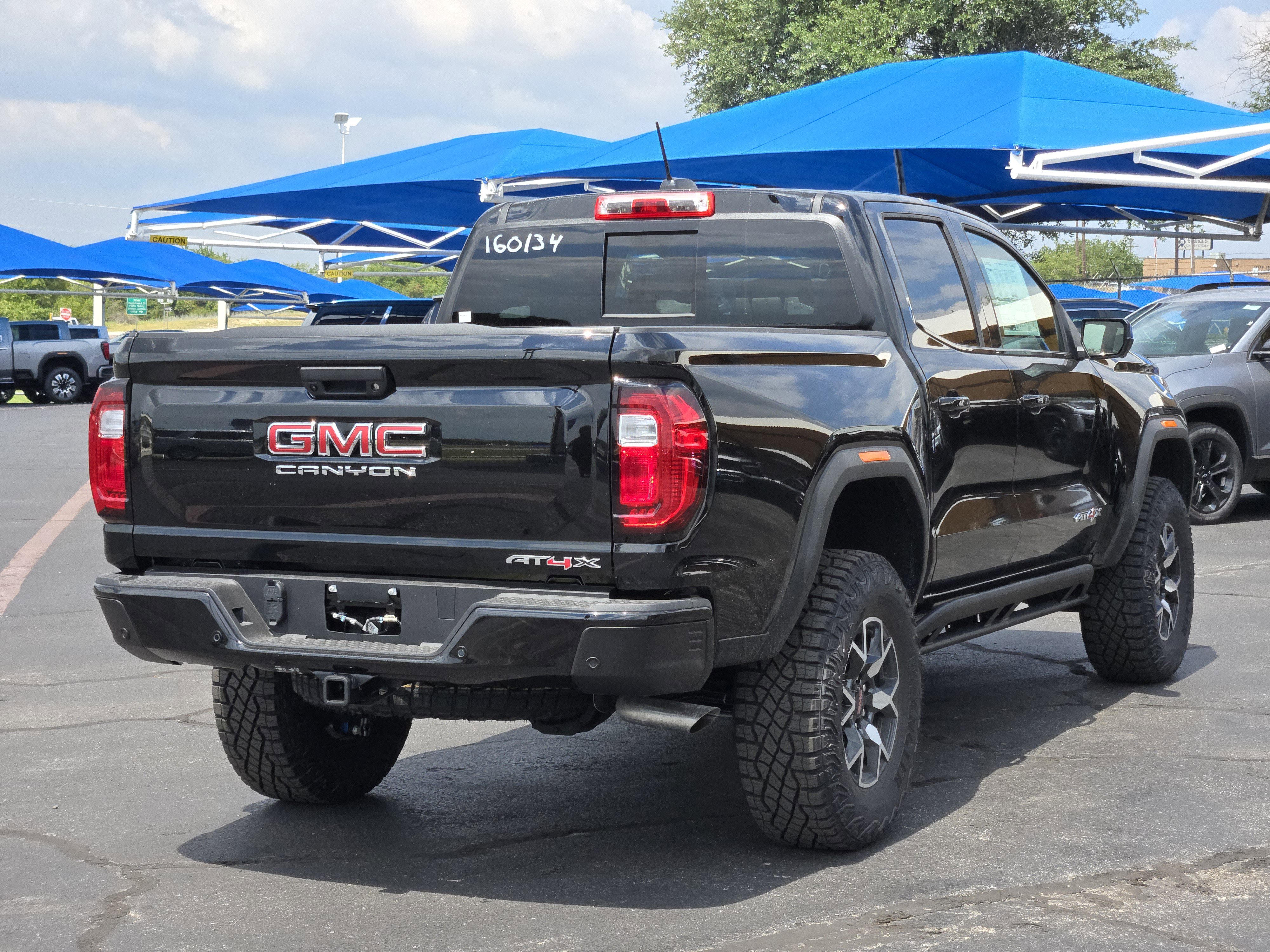 New 2026 GMC Canyon AT4X AWD/4WD image 4