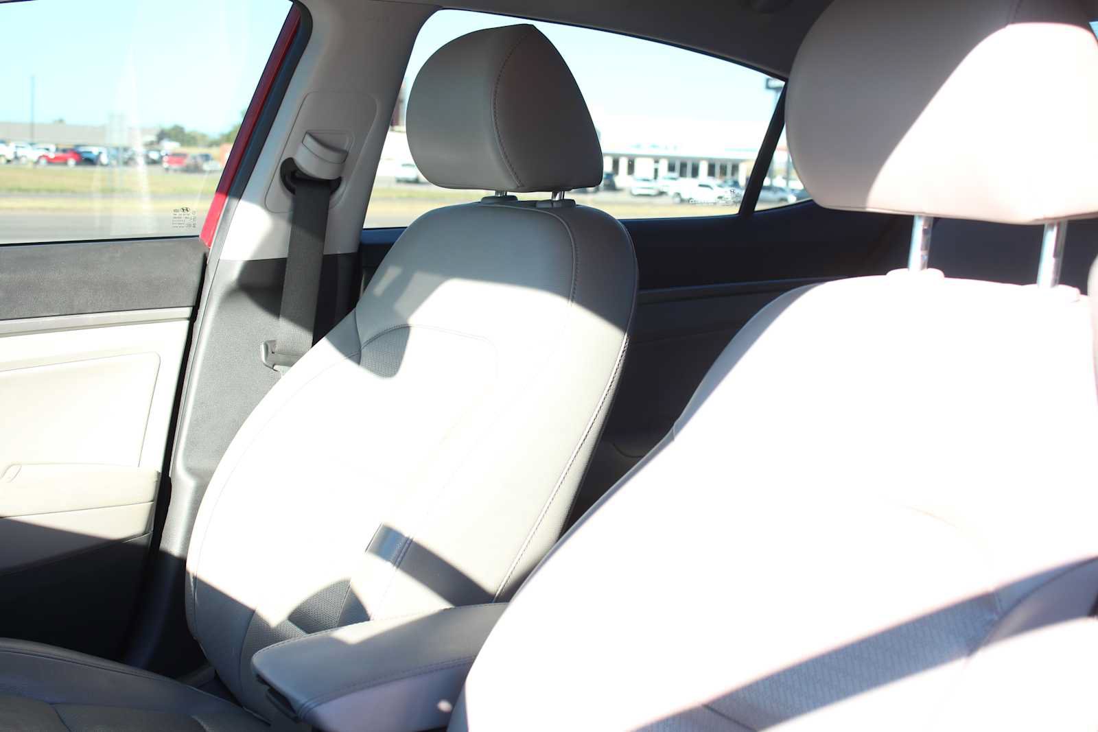 Used 2017 Hyundai Elantra Limited FWD image 27