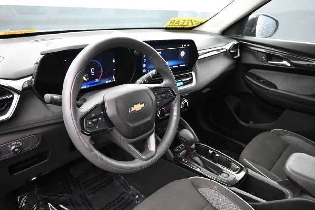 Used 2025 Chevrolet TrailBlazer LT AWD/4WD image 19