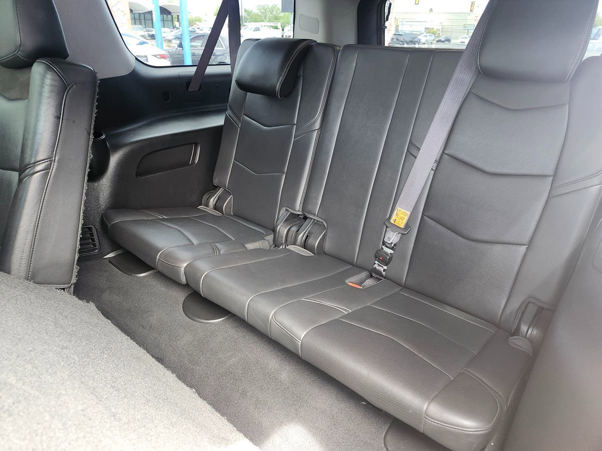 Used 2017 Cadillac Escalade ESV Luxury image 17