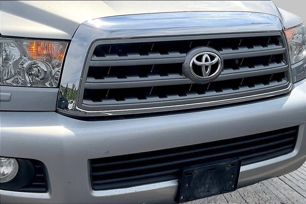 Used 2014 Toyota Sequoia Limited AWD/4WD image 33