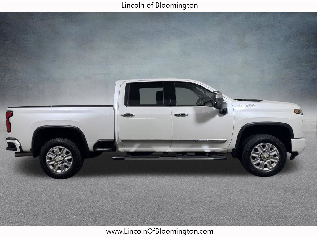 Used 2024 Chevrolet Silverado 2500 High Country w/ Technology Package AWD/4WD image 8
